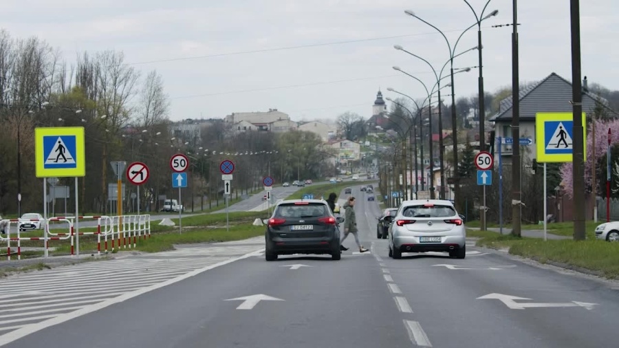 pierwszenstwo-na-przejsciu-dla-pieszych.mp4