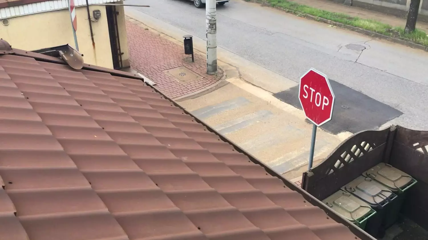 ulica-senatorska-zawiercie-dachy.mp4