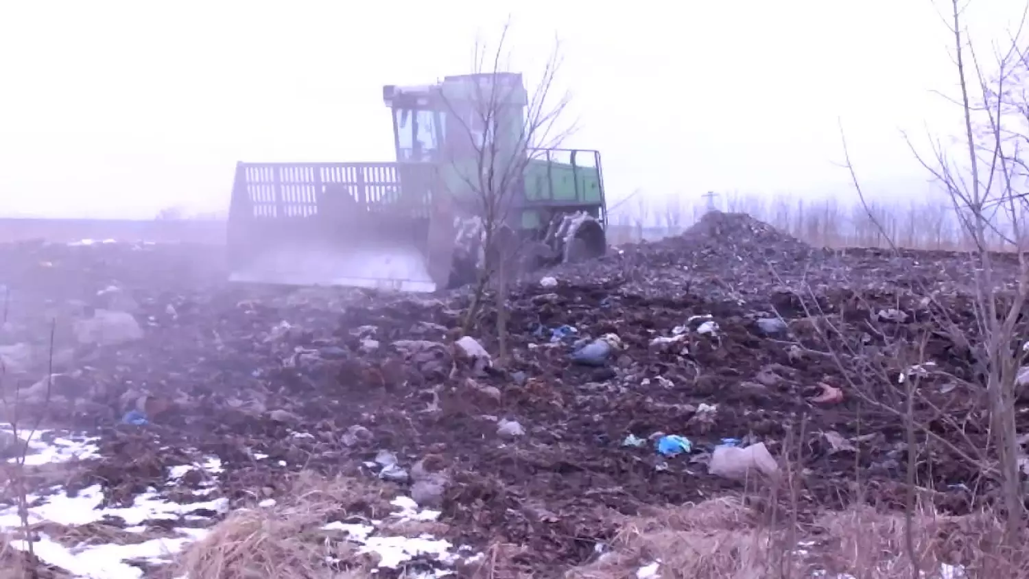 zgk-praca-ubijarki-na-nieczynnym-skladowisku.mp4