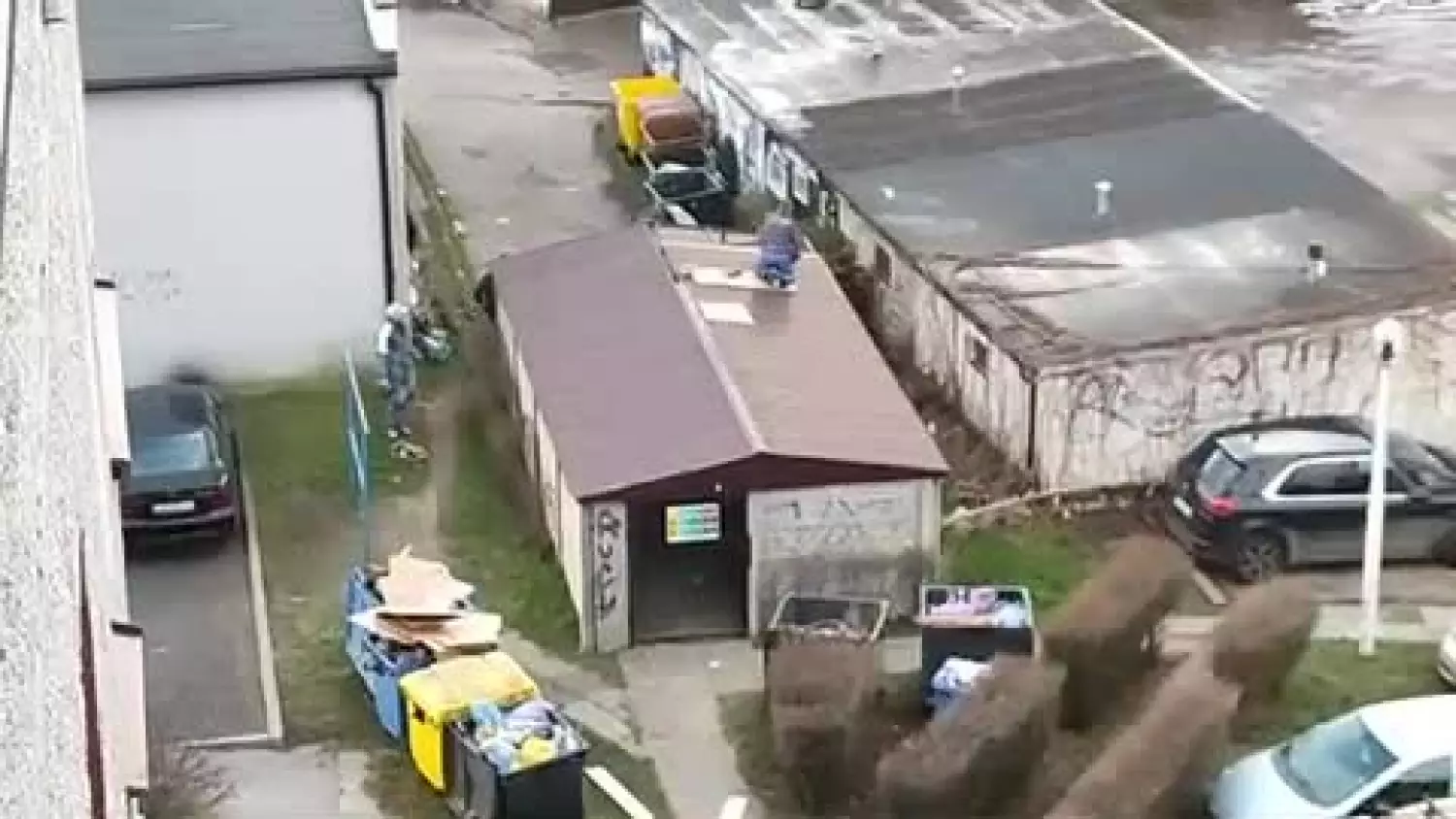 sm-hutnik-robiera-wiate-smietnikowa.mp4