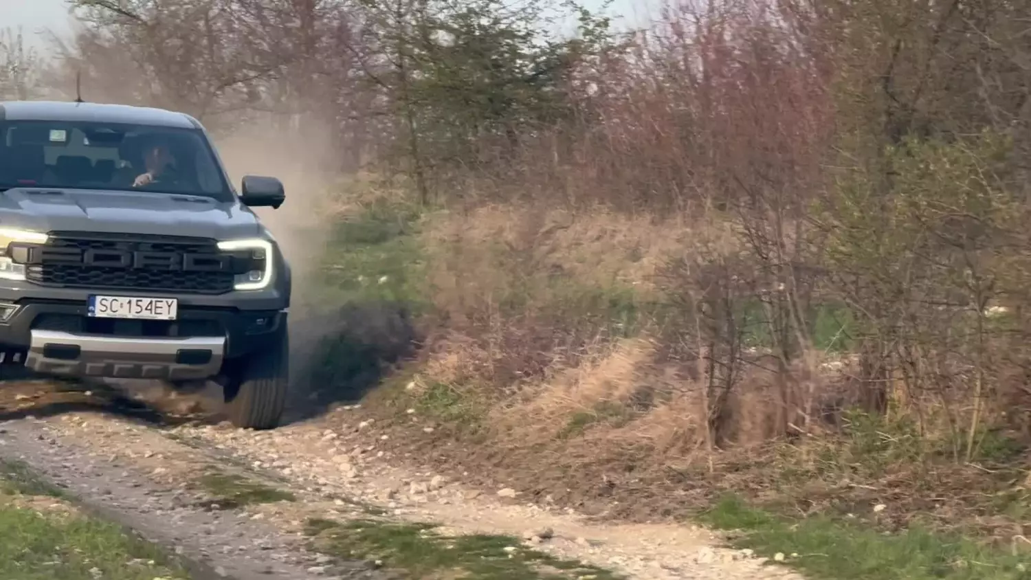 ford-ranger-raptor-3-0-benzyna-292-km.mp4