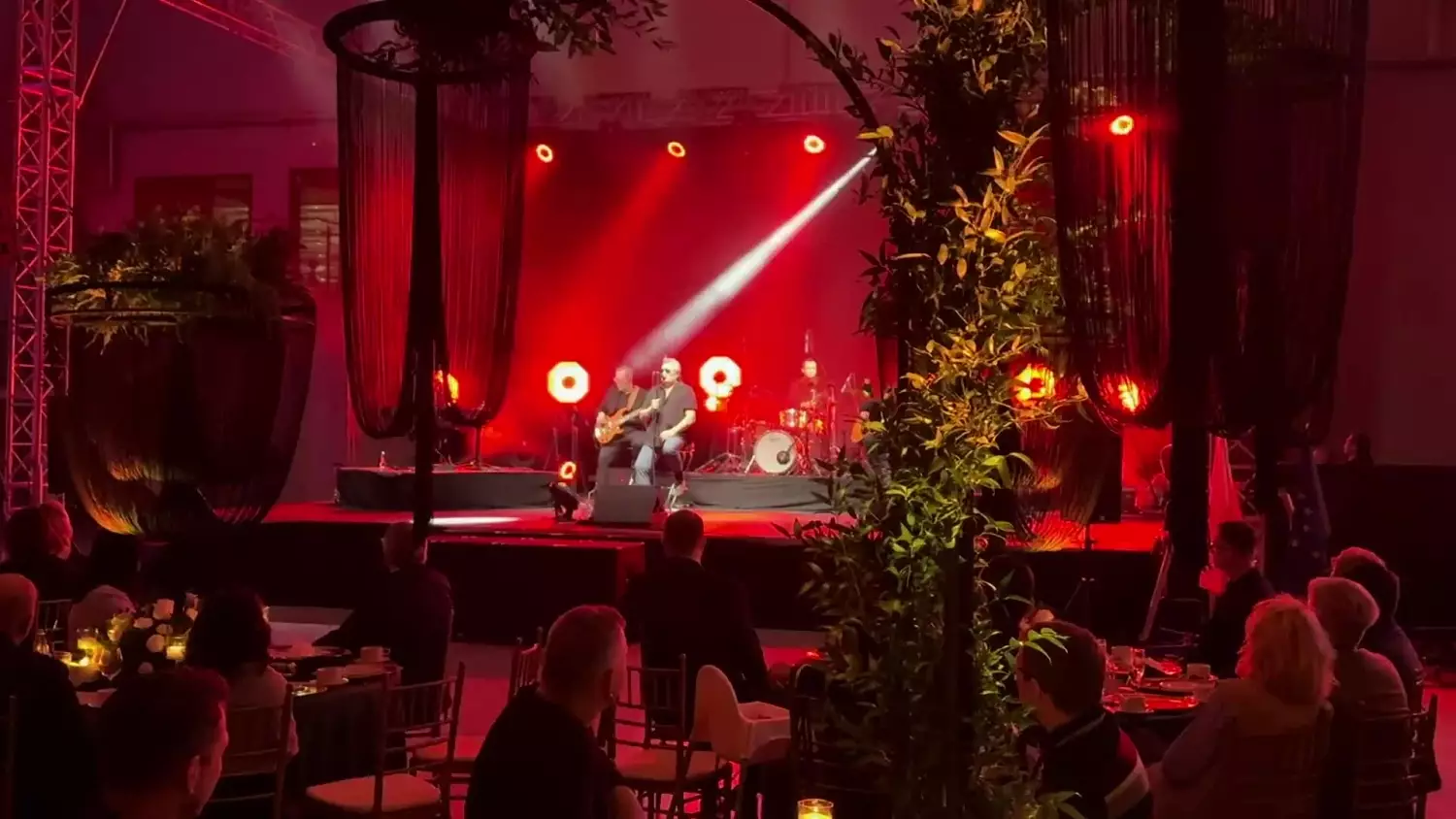 krzysztof-cugowski-i-zespol-mistrzow-koncert-w-firmie-omega-31-01-2026-6.mp4