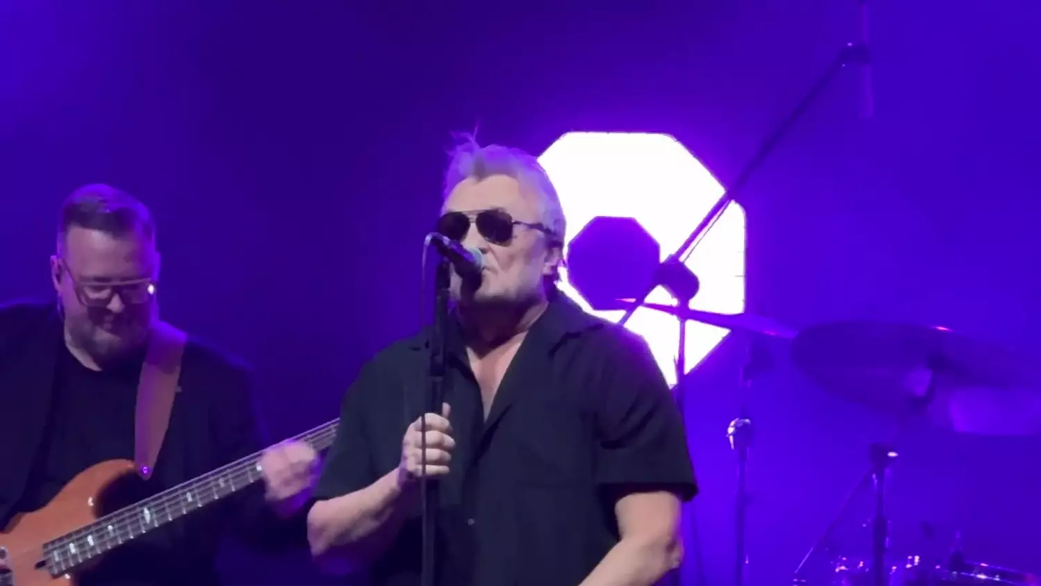 krzysztof-cugowski-i-zespol-mistrzow-koncert-w-firmie-omega-31-01-2026-2.mp4